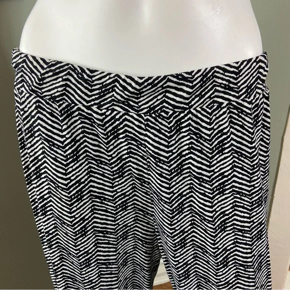 Chicos Sz 1 Bundle of 2 Wild Geometric Tribal Pants Animal Print Size 8 Zigzag - Picture 5 of 16